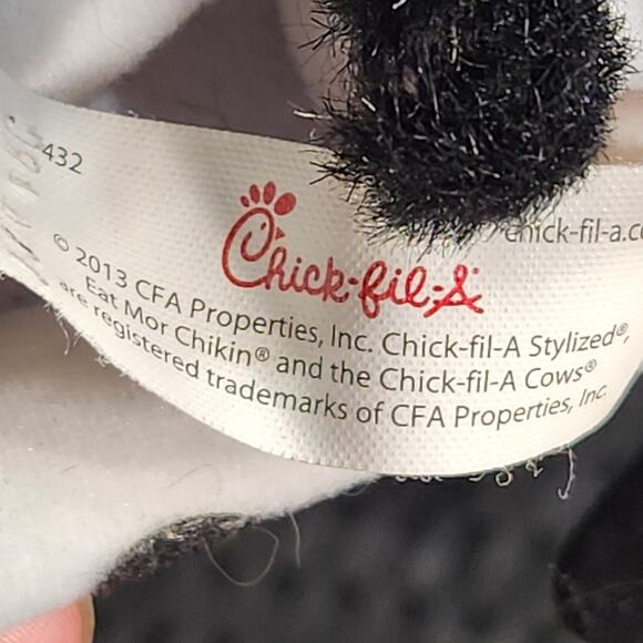 CHICK-FIL-A Small Cow Plush w Billboard EAT MOR-CHIKIN on Front & Back 2013 - Picture 3 of 3